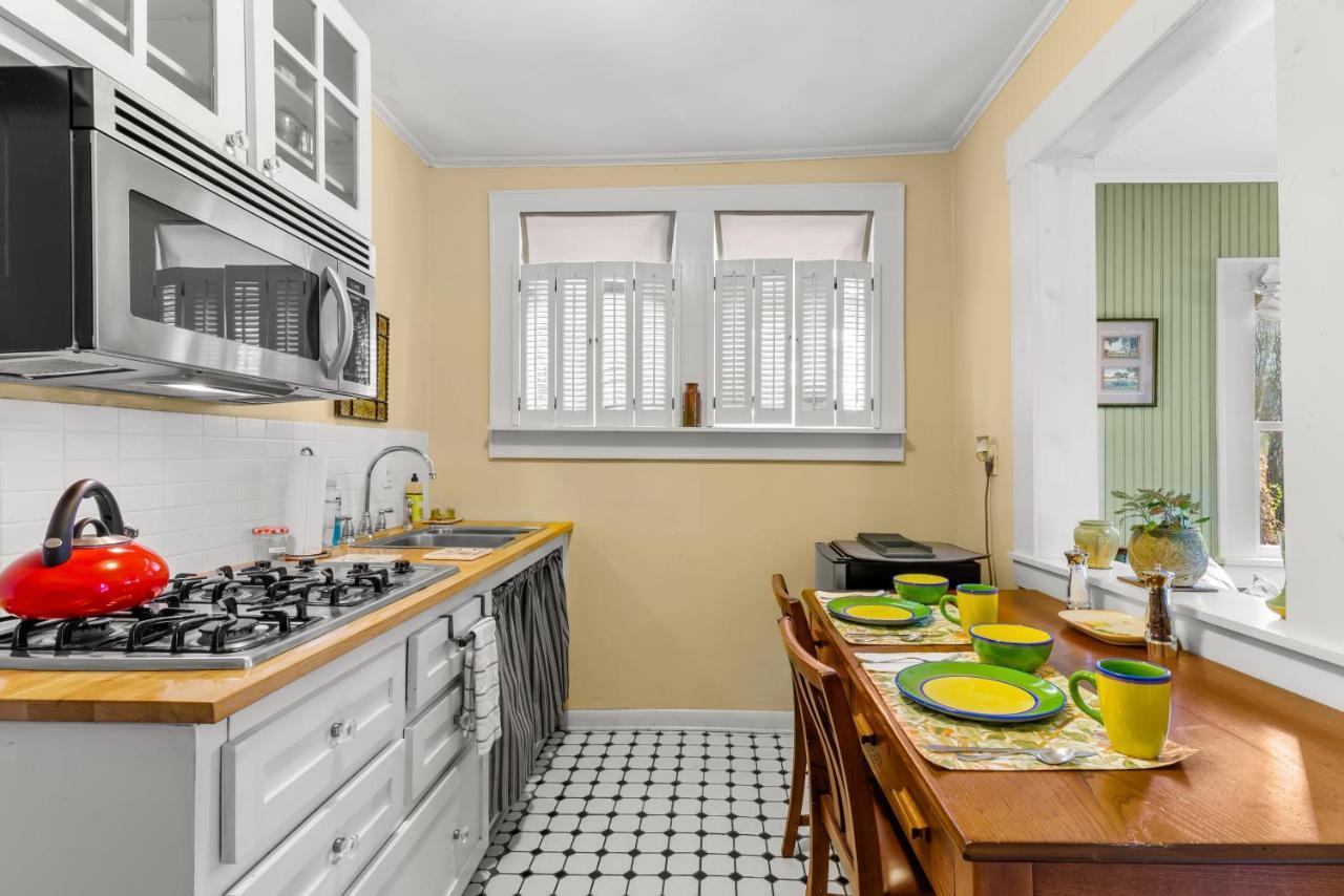 Charming 1923 Cottage At Erehwon Retreat Tampa Zewnętrze zdjęcie